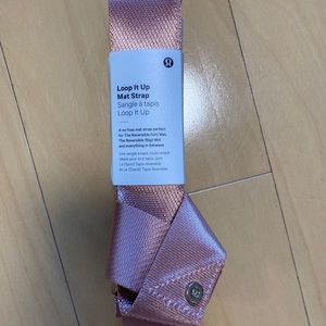 NWT Lululemon Loop It Up Yoga Mat/Stretching Strap